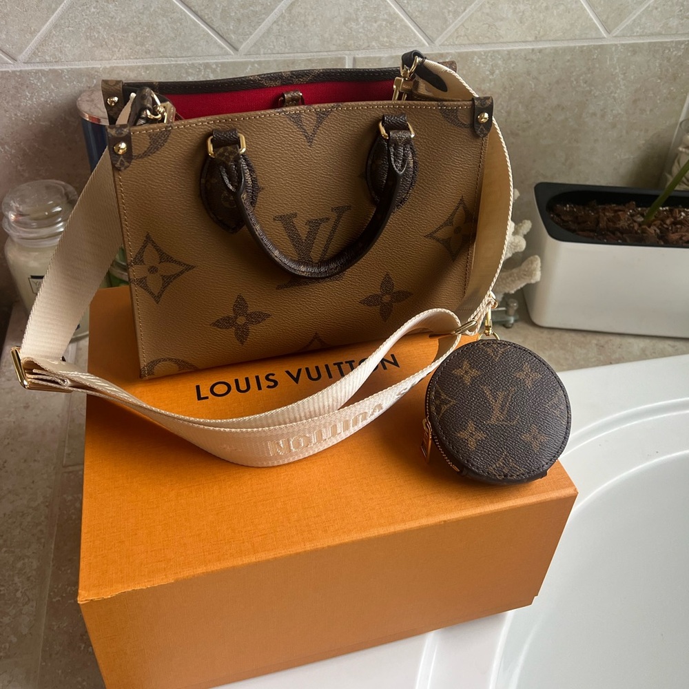 New Authentic Louis Vuitton On The Go Pm Reverse Monogram